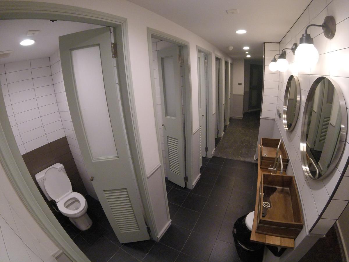 Hostel Weeping Willow Sukhumvit 26 *